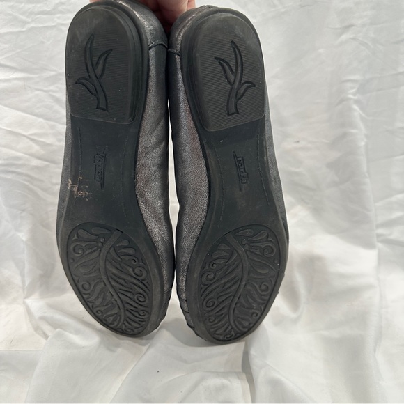 Earth Shoe Bellwether Pewter Women 8 Charcoal Leather Flats Loafer Shoe - Picture 5 of 7